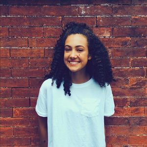 Meet your Posher, Pia